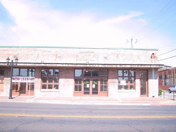 219 N Palestine St, Athens, TX 75751