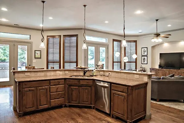4700 Stonebridge Ln, Athens, TX 75751