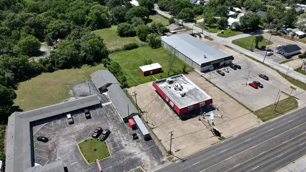 617 W Corsicana St, Athens, TX 75751