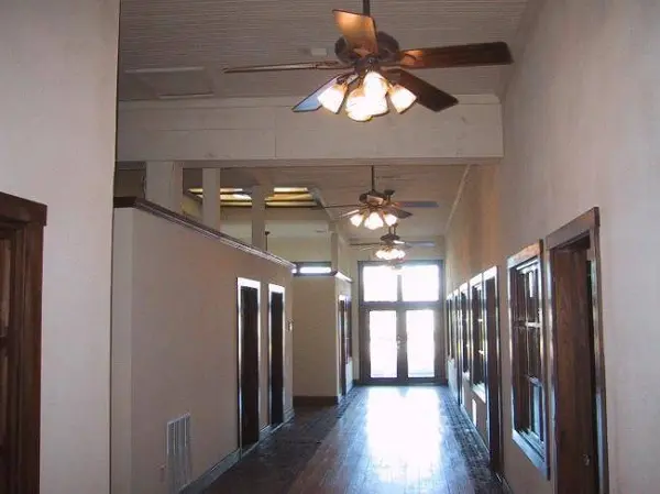 217 N Palestine St, Athens, TX 75751