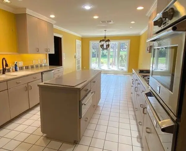 702 Mulberry Dr, Athens, TX 75751