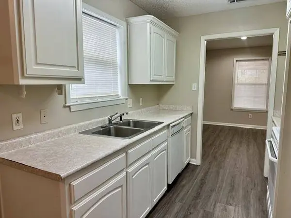 914 Maryland Dr, Athens, TX 75751