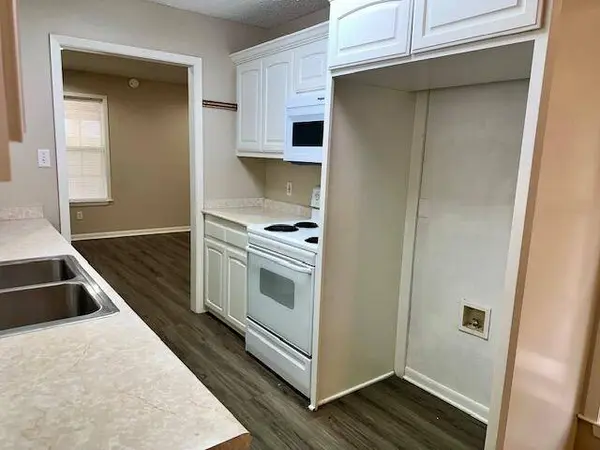 914 Maryland Dr, Athens, TX 75751