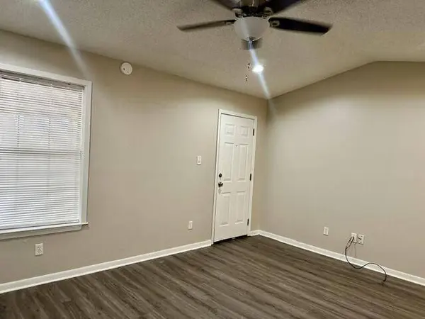 914 Maryland Dr, Athens, TX 75751