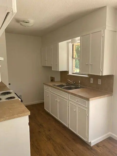 5978 Peninsula Cir, Athens, TX 75752