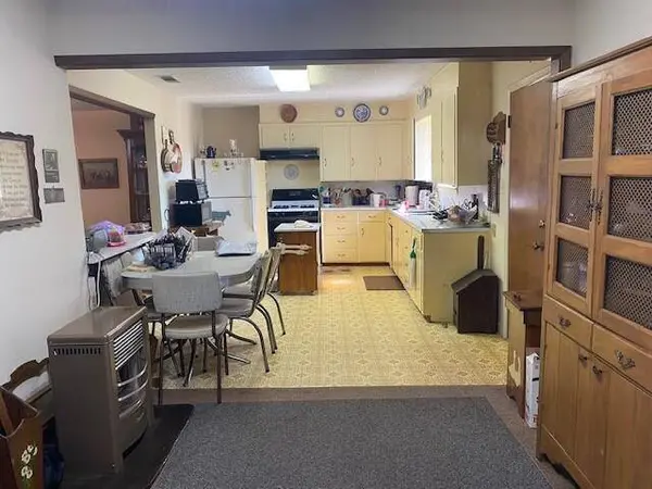 3802 St Hwy 31 E, Athens, TX 75751