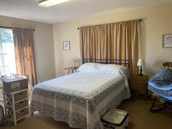 3802 St Hwy 31 E, Athens, TX 75751
