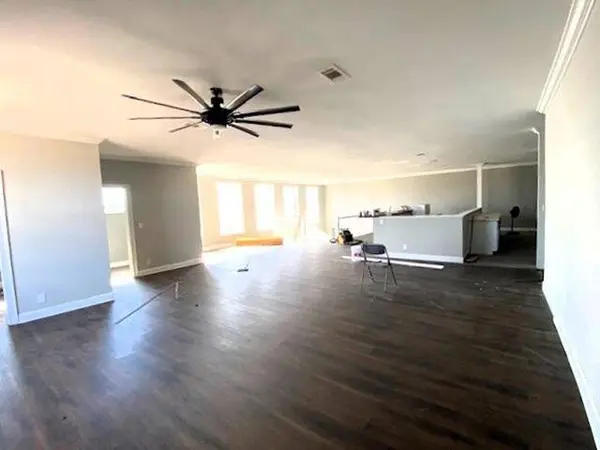 108 E Larkin St, Athens, TX 75751