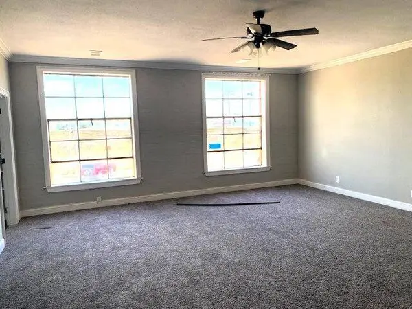 108 E Larkin St, Athens, TX 75751