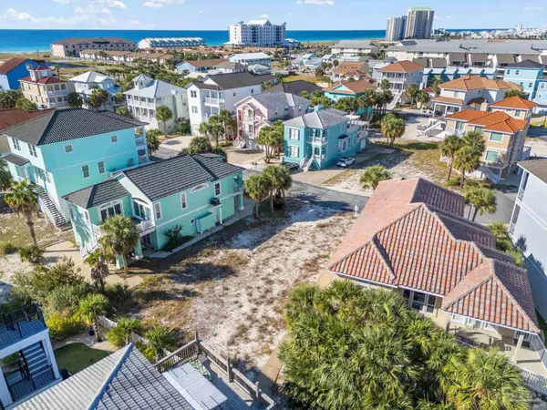 1428 Sonata Ct, Navarre Beach, FL 32566