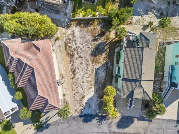 1428 Sonata Ct, Navarre Beach, FL 32566