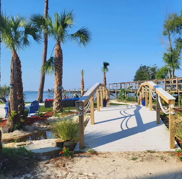 7376 Mulberry LN, Navarre, FL 32566