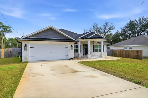1520 Redfish Point RD, Gulf Breeze, FL 32563