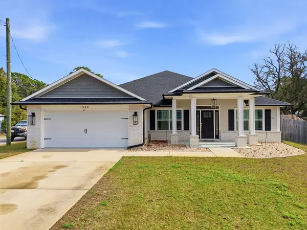 1520 Redfish Point RD, Gulf Breeze, FL 32563