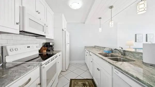 7205 Thomas DR ## E1904, Panama City Beach, FL 32408