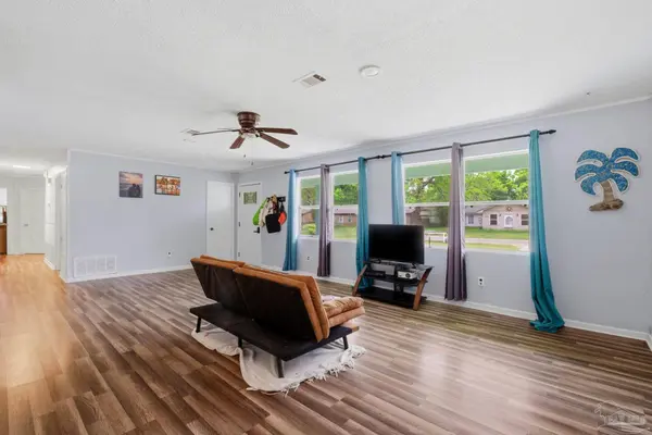 2623 Green Bay Ave, Pensacola, FL 32526