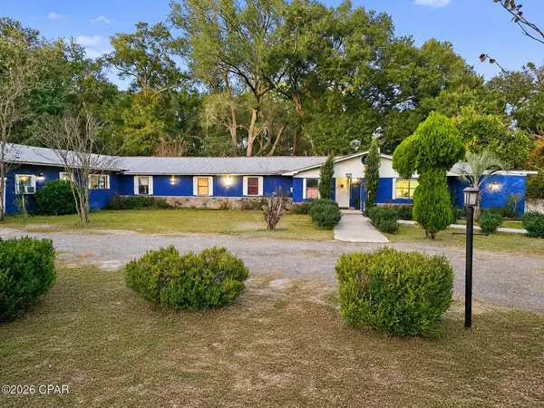 2233 Pate Pond RD, Caryville, FL 32427