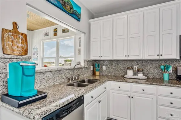 7777 White Sands Blvd, Navarre Beach, FL 32566