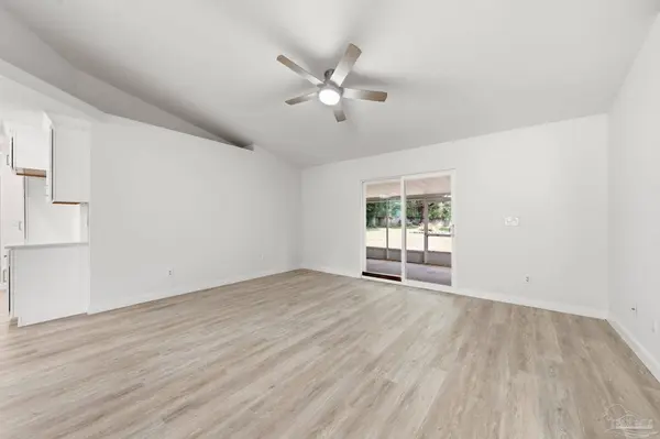 7448 Rustling Pines Dr, Milton, FL 32583