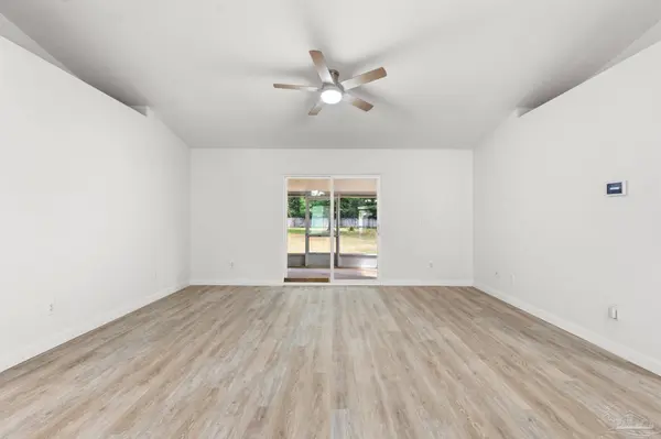 7448 Rustling Pines Dr, Milton, FL 32583