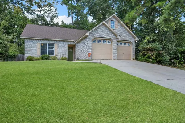 8255 Charrington Forest Blvd, Tallahassee, FL 32312