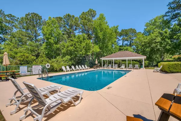 8255 Charrington Forest Blvd, Tallahassee, FL 32312