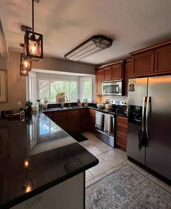 2201 Eastgate Way, Tallahassee, FL 32308