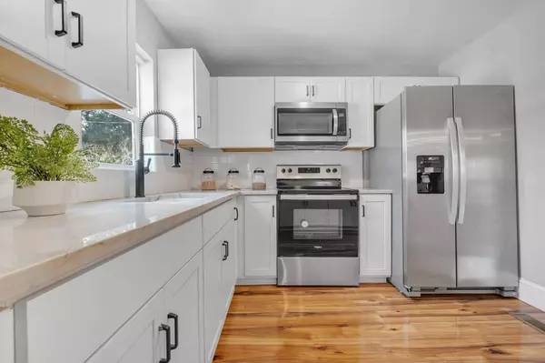 132 Oak Street, Tallahassee, FL 32301