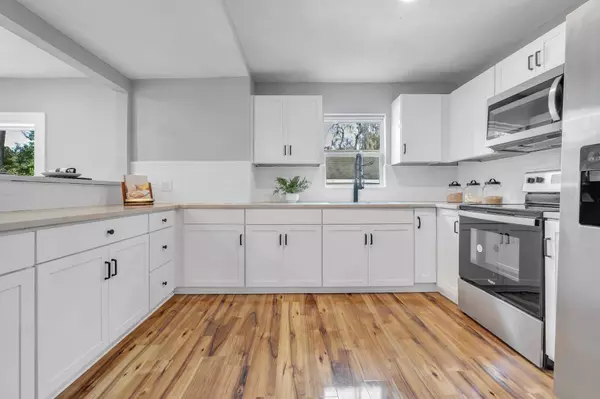 132 Oak Street, Tallahassee, FL 32301