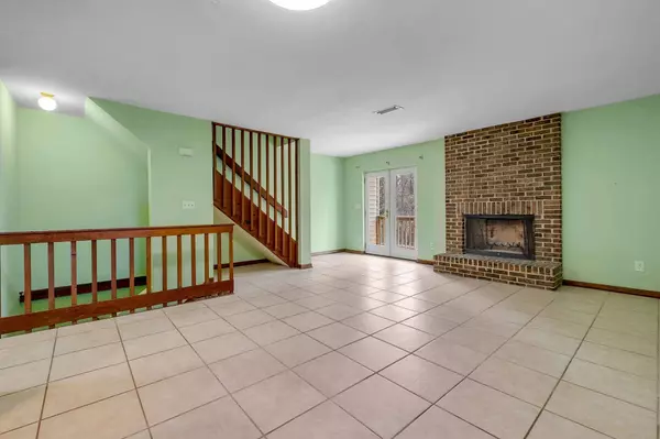 1208 CROSS CREEK Way, Tallahassee, FL 32301