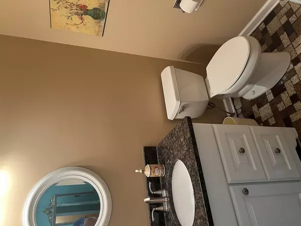 1038 Liskeard CT, Wheaton, IL 60189