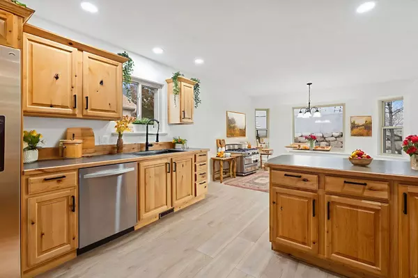 2199 S MORGAN RD, Saratoga Springs, UT 84045