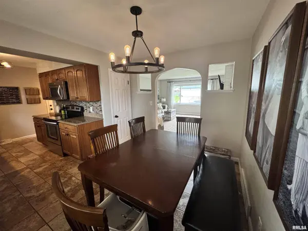 418 E EVERGREEN Cul-de-sac, Quincy, IL 62301