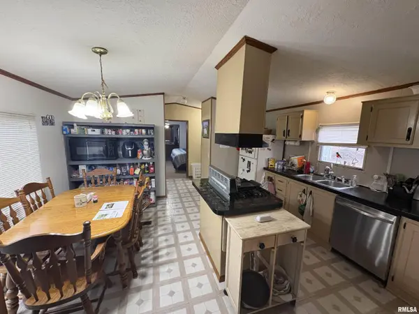 107 N FULTON ST, Payson, IL 62360