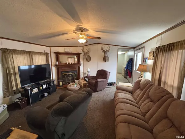 107 N FULTON ST, Payson, IL 62360