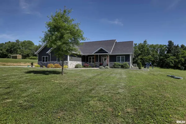 56900 Patriot LN, New London, MO 63459