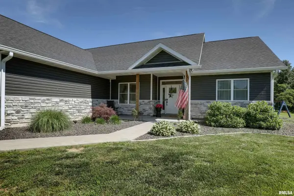 56900 Patriot LN, New London, MO 63459