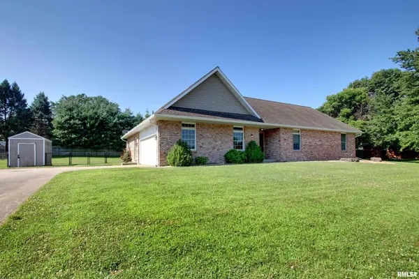 1700 SILVERTHORNE DR, Quincy, IL 62305