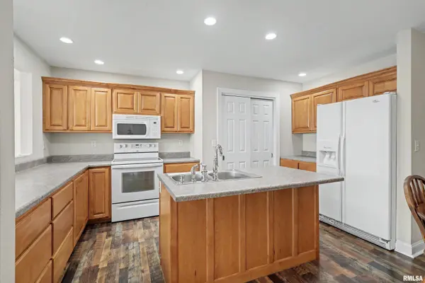 1306 Winsor DR, Quincy, IL 62305