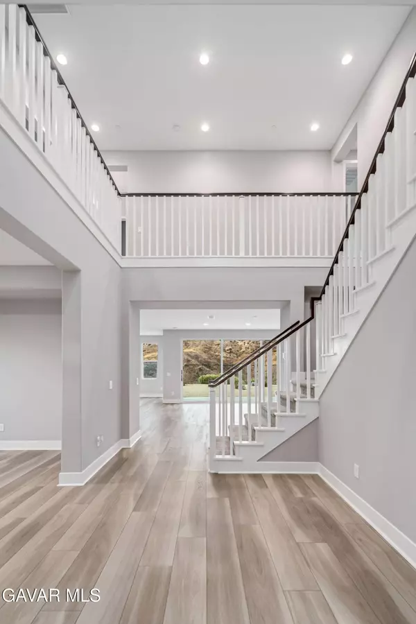 25051 Hidden Willow CIR, Santa Clarita, CA 91387