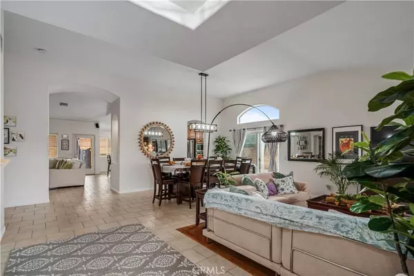 6512 Parker, Palmdale, CA 93551