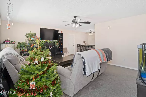 17360 Valeport AVE, Lancaster, CA 93535