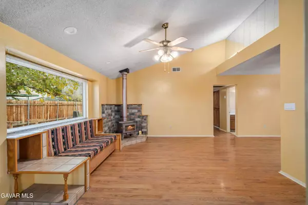 8811 Satinwood AVE, California City, CA 93505