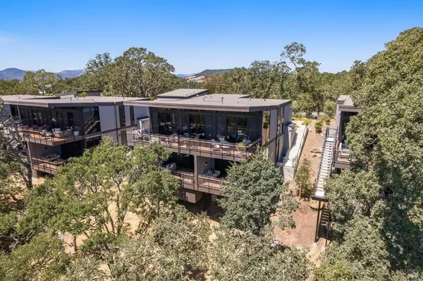 160 Woodlands DR SE, Healdsburg, CA 95448