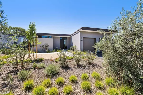 160 Woodlands DR SE, Healdsburg, CA 95448