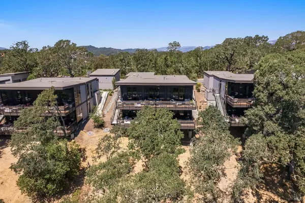 160 Woodlands DR SE, Healdsburg, CA 95448