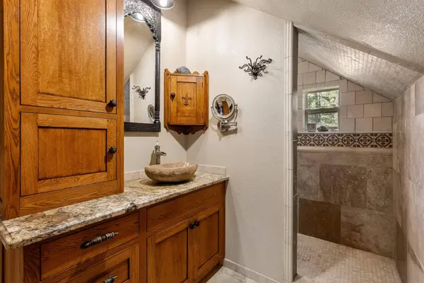 10825 Lola Montez Road, Soda Springs, CA 95728