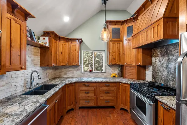 10825 Lola Montez Road, Soda Springs, CA 95728