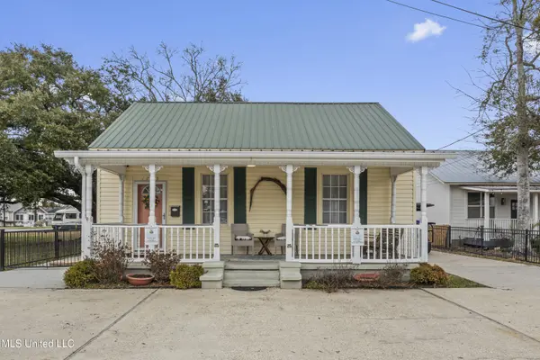 1705 Government Street, Ocean Springs, MS 39564