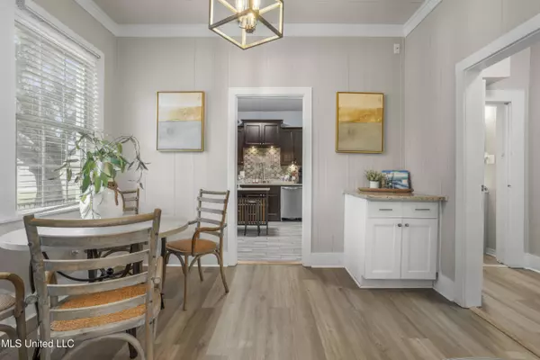 1705 Government Street, Ocean Springs, MS 39564